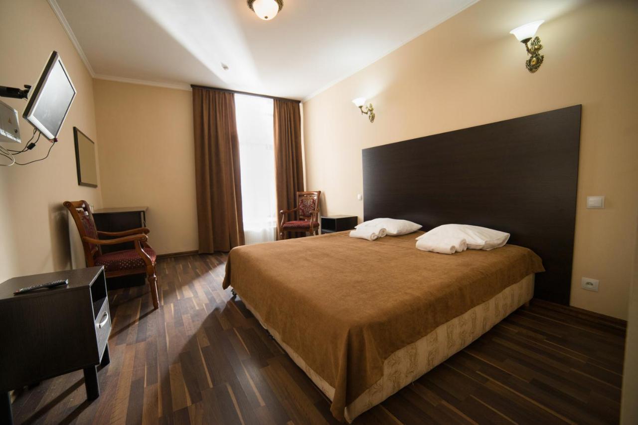 Alex Hotel Odessa Exterior foto